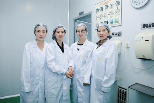 化妆品垂直媒体品观网共同探访法伯丽合作工厂:央丰(上海)生物科技